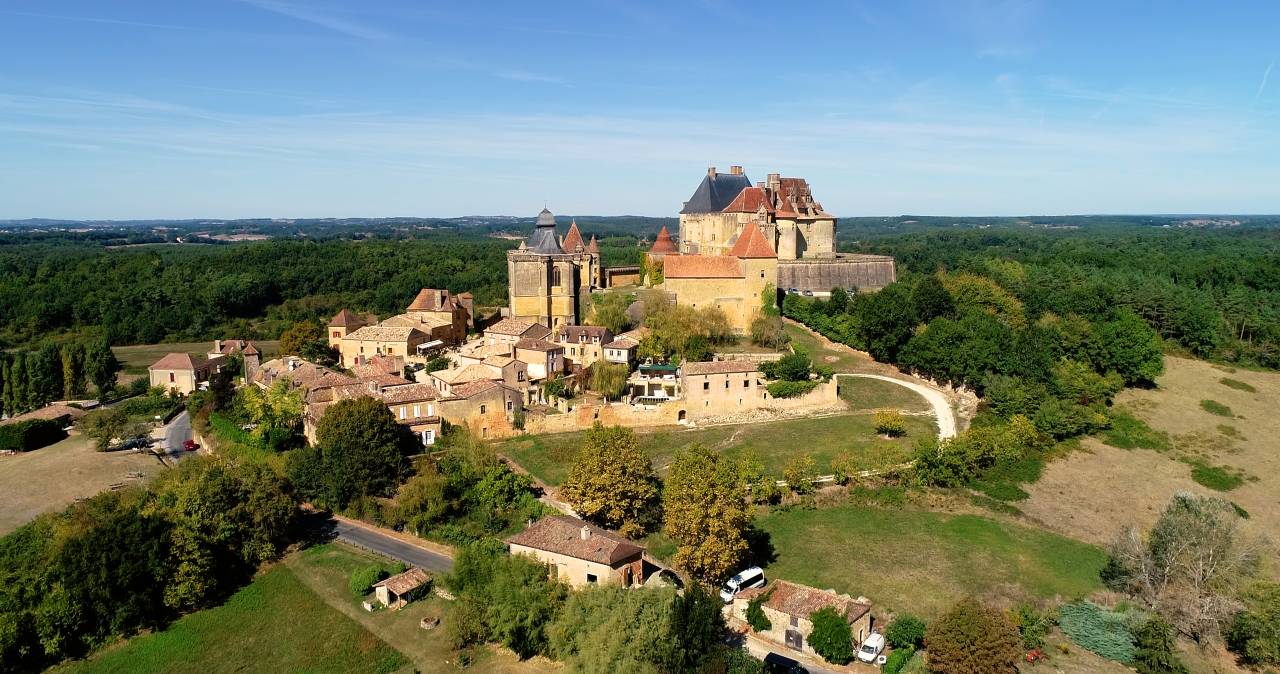 Monpazier, la bastide qui fait battre le cœur du Périgord : artisans, patrimoine et ruelles médiévales